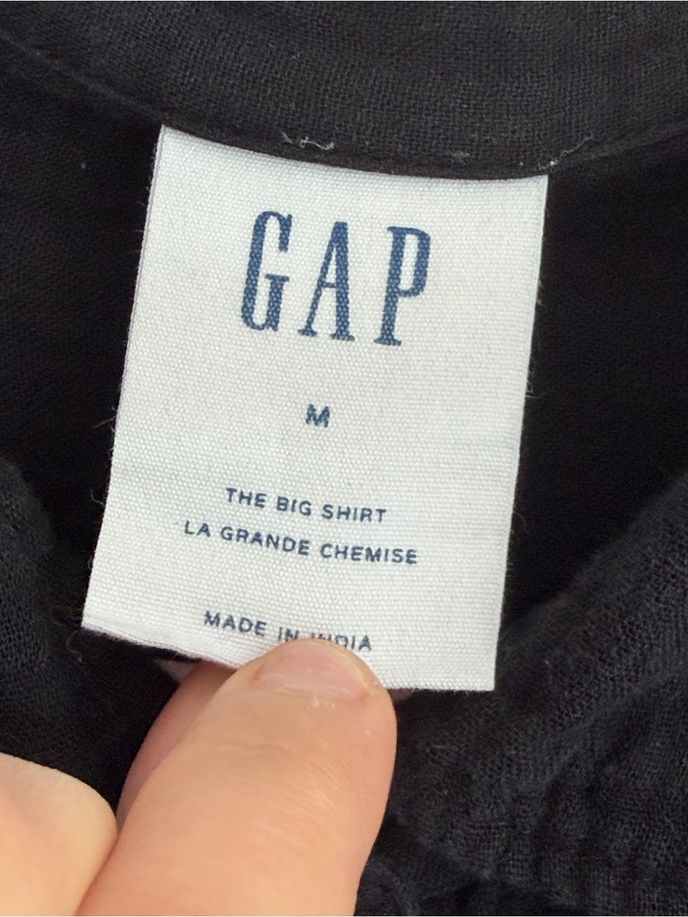 Gap WomenBlack Button-Front Long-Sleeve Shirt - Picture 3 of 5